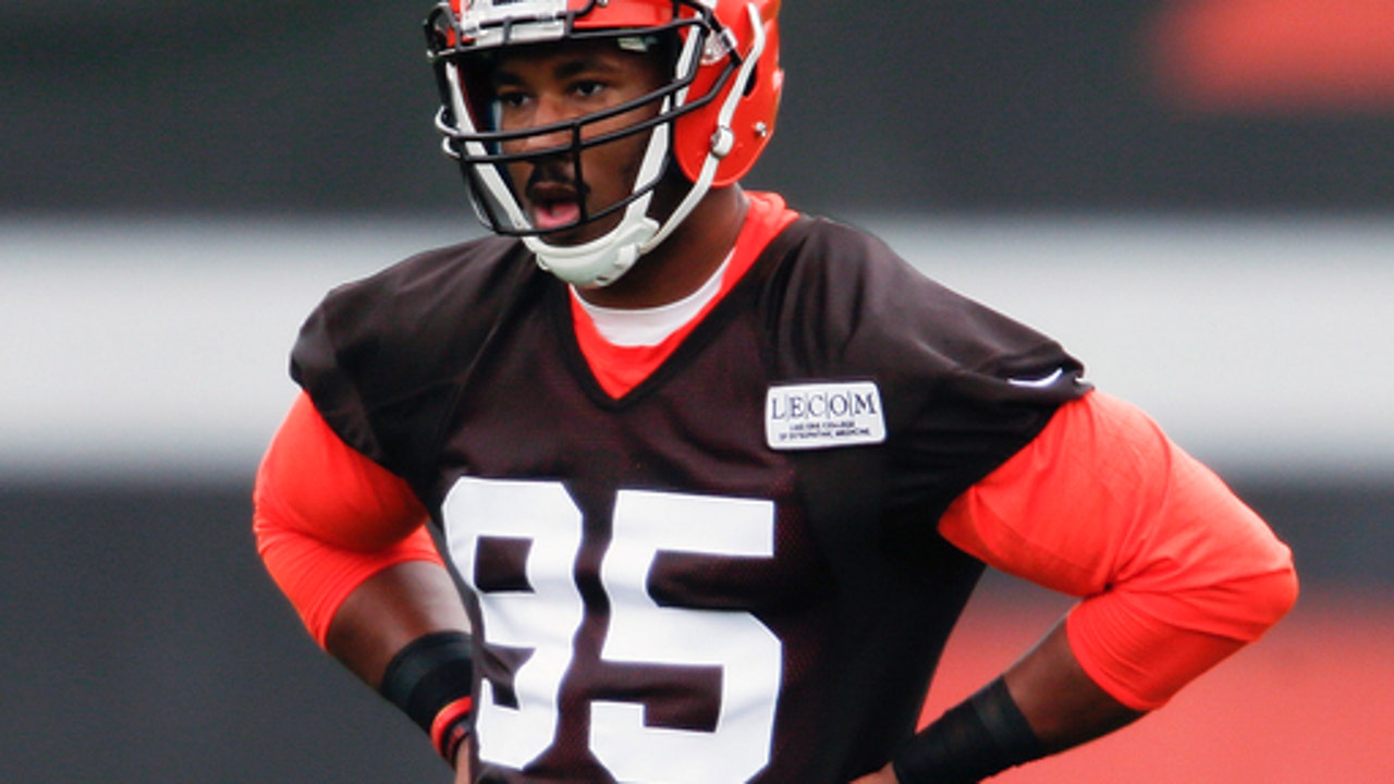Browns top pick Garrett still sidelined by unknown injury